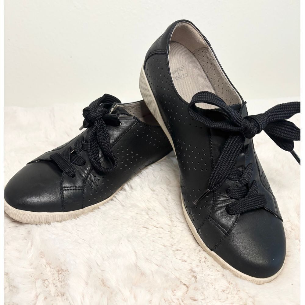 Dansko Orli Perforated Nappa Leather Sneakers Sz 40 (US‎ 9 - 9.5)